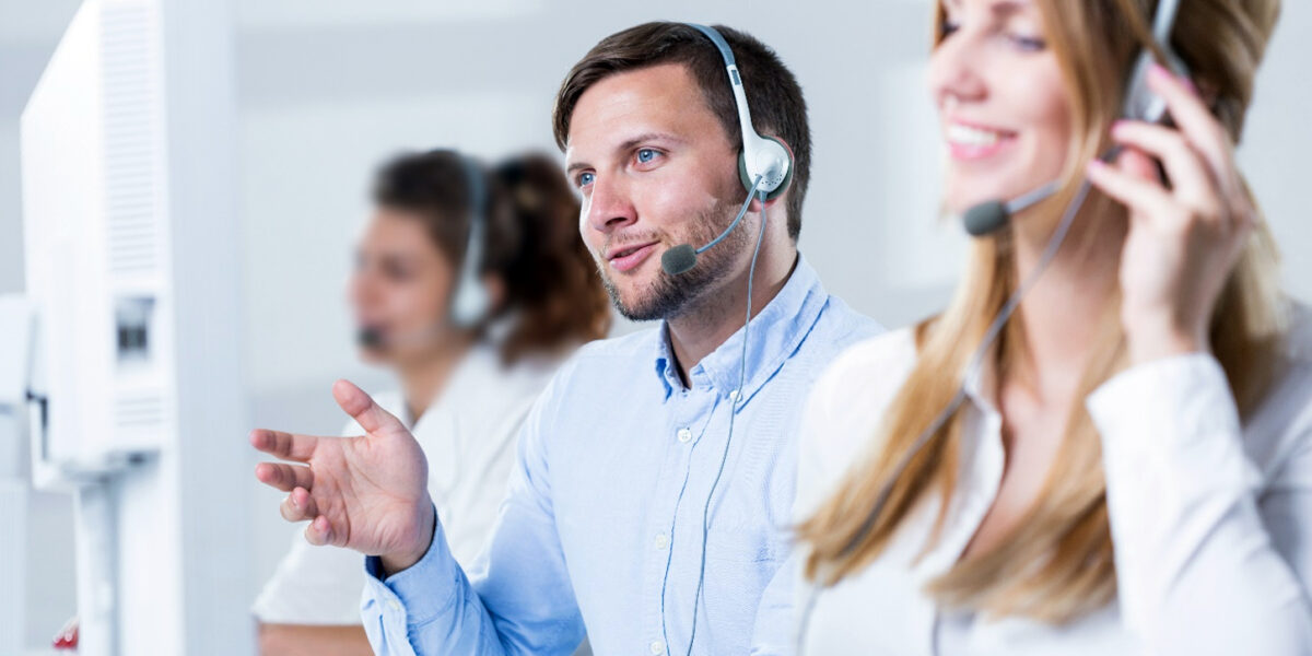 Choosing the Right Call Answering Service for Small Businesses